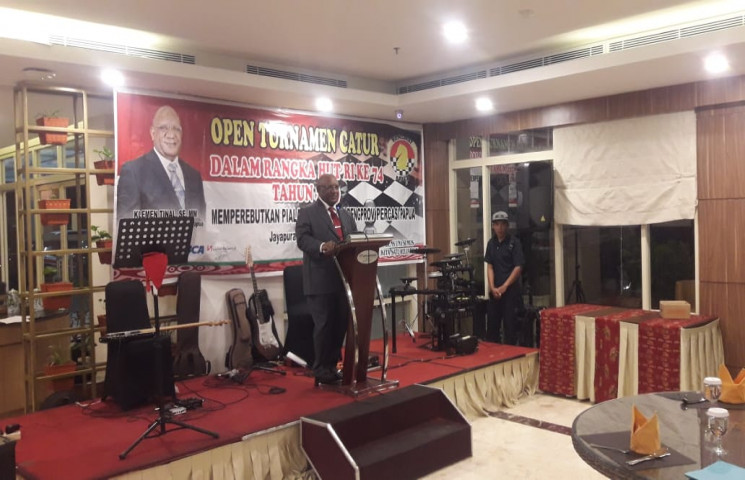 Klemen Tinal Imbau Pengusaha Papua Majukan Olahraga Catur